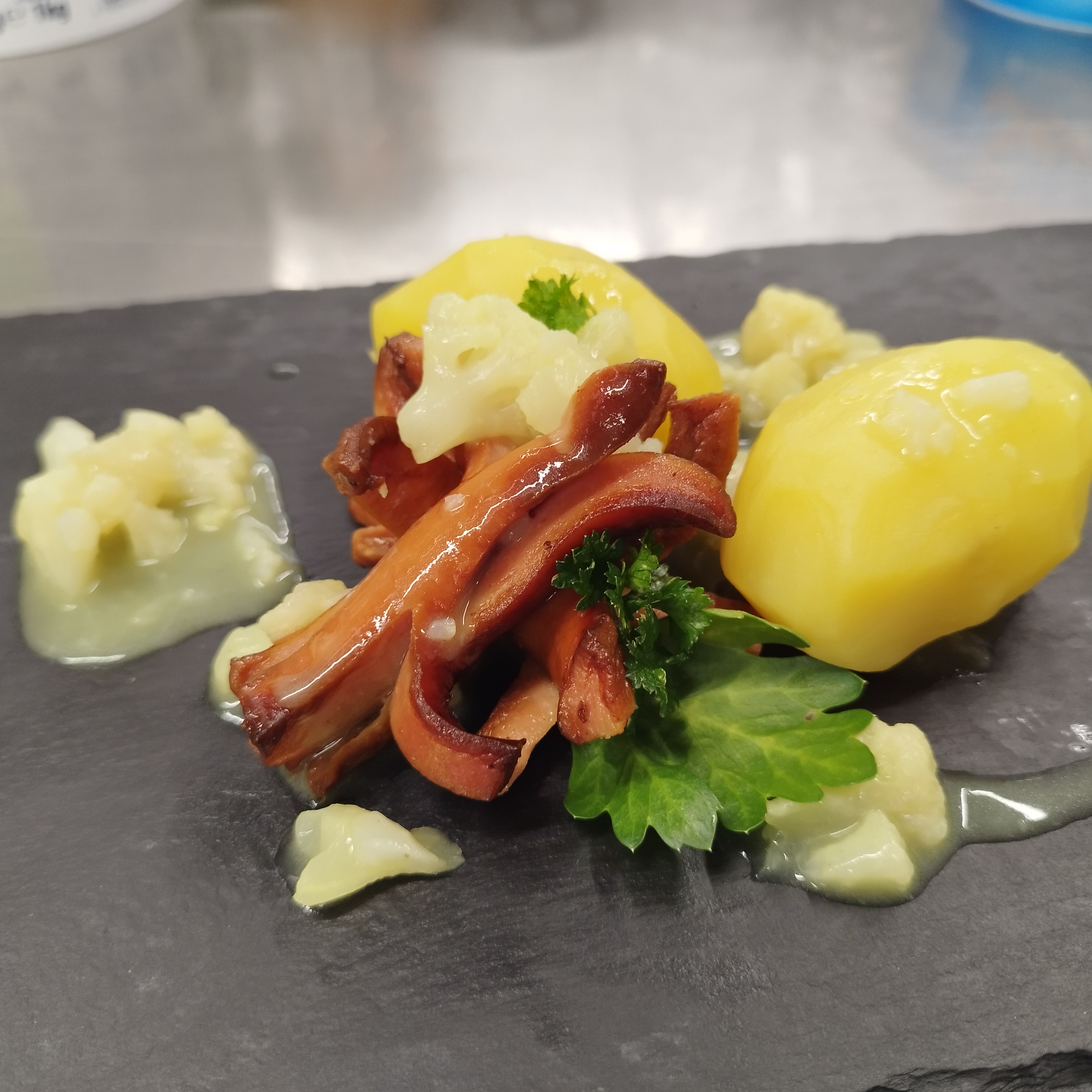 Pellkartoffeln mit Räucherstreifen