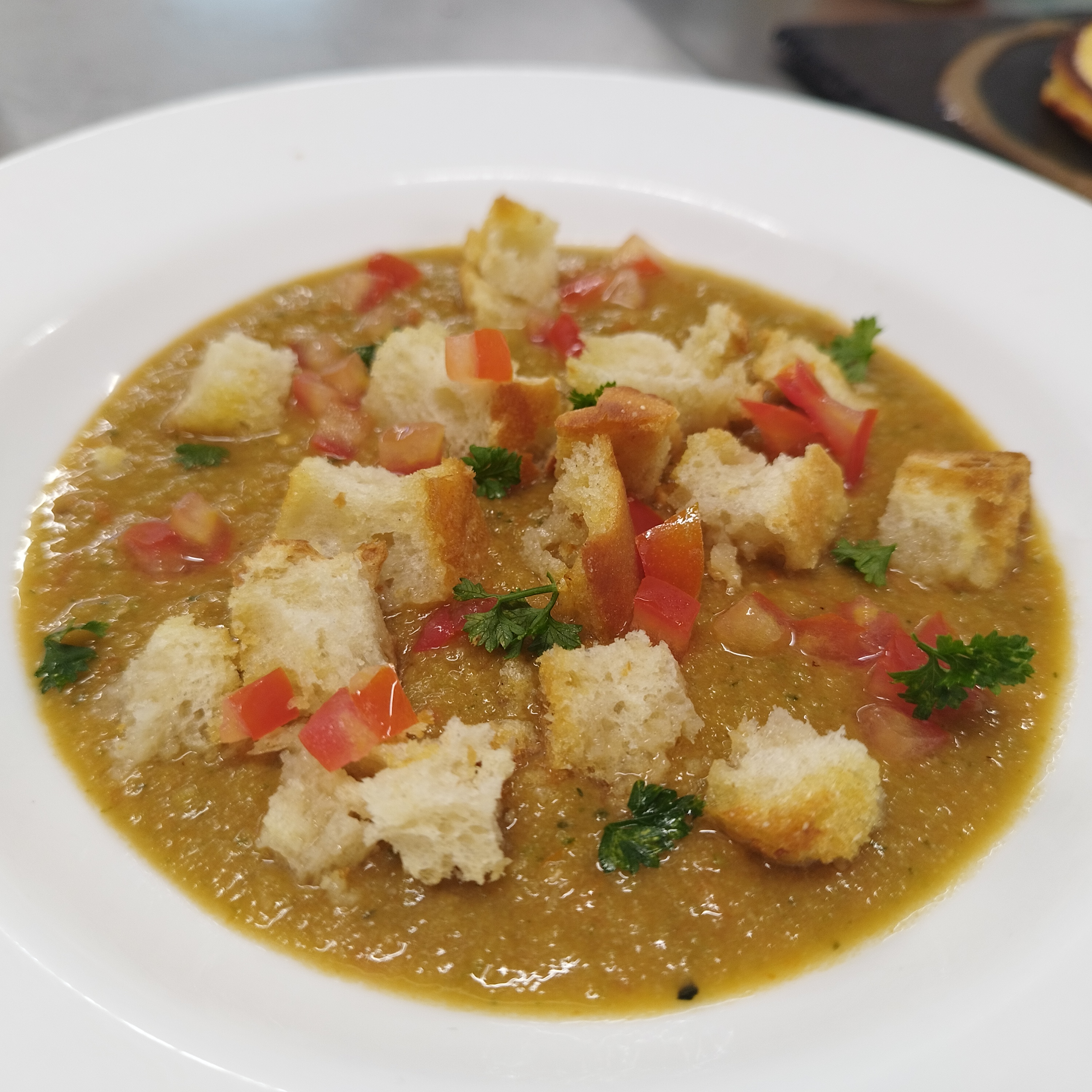 Tomatensuppe mit Croutons
